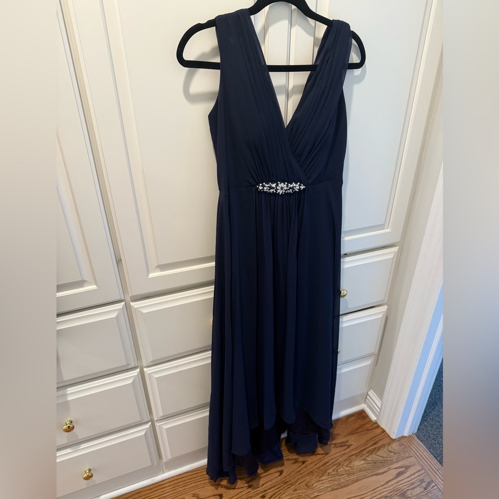Worn once Eliza J dress
Size 8